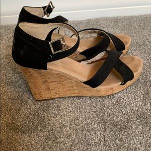 Toms wedges